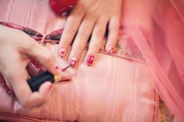 painting fingernails g19f3250e8 1280 e1677557106833