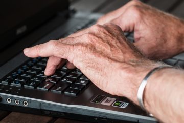 hands 545394 1280 e1676885368127