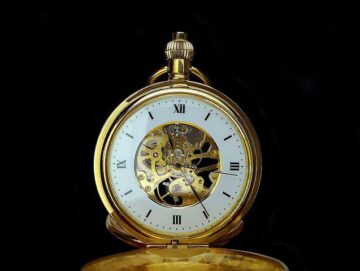 pocket watch 2061228 480