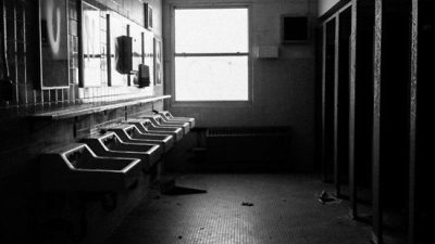 ‘Abandoned Dark Bathroom by SparklePyre by SparklePyre