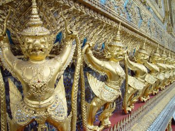 Patung hiasan Ubosoth e1679381609481