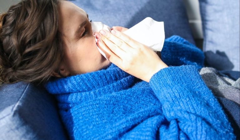 Cegah Flu Saat Musim Hujan, Lakukan Hal Ini!