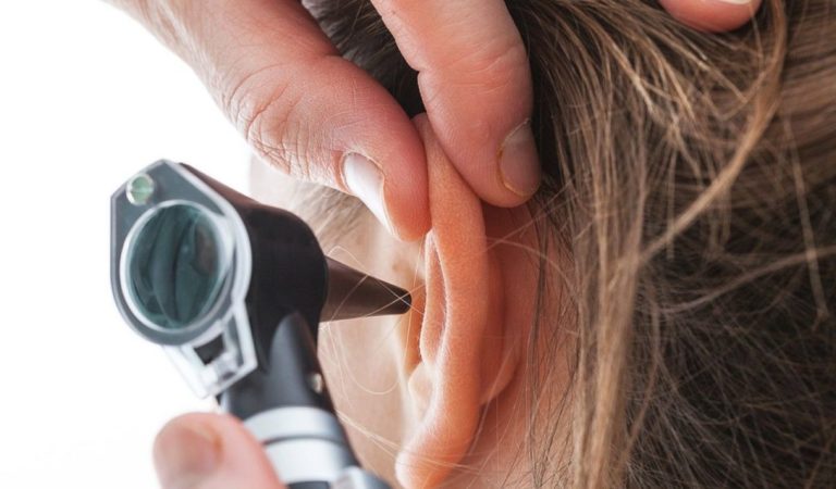 Jangan Remehkan Masalah Pada Telinga. Ketahui 5 Jenis Gangguan Pendengaran Ini!