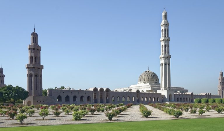 Tinggal di Oman: Menguak Kekayaan Alam dan Budaya Timur Tengah