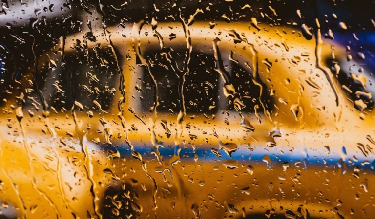 Mengenal Ombrophobia, Si Takut Datangnya Hujan!