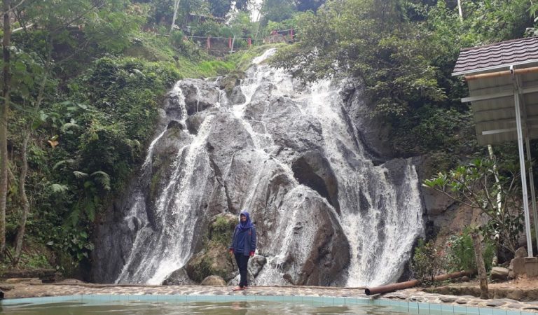 Curug Lembah Pelangi Bogor, Pas Untuk Healing dan Merenungi Nasib