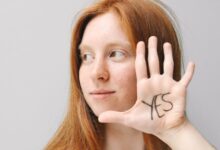 6 Cara Menghilangkan Sikap People Pleaser 12 How HSPs Can Stop Falling Into the People Pleaser Trap e1735484616286