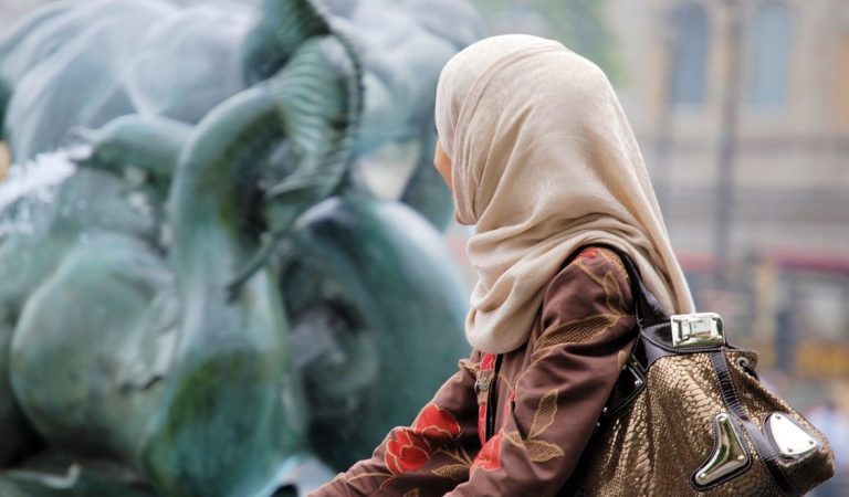 5 Tips Mendidik Anak Menjadi Generasi Milenial Muslim Yang Saleh