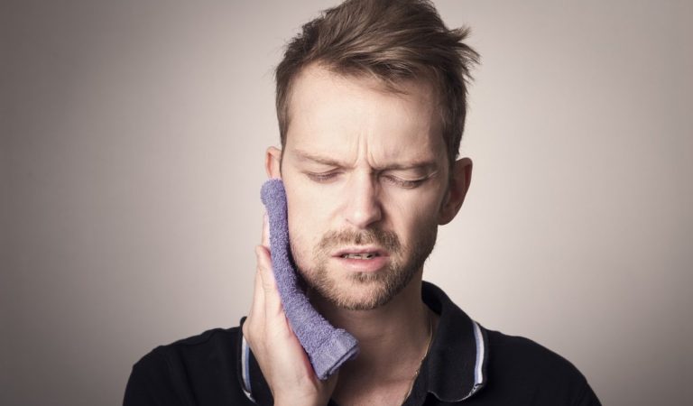 6 Cara Mencegah Sakit Gigi, Mudah Dilakukan di Rumah