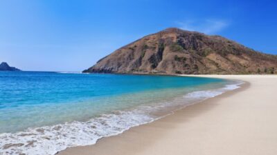 pantai mawun scaled e1734409770494