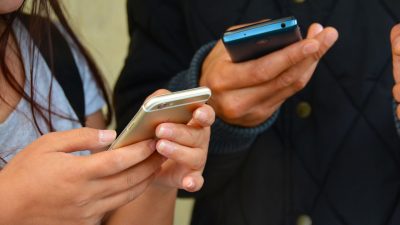 mobile phones 1490691 1280