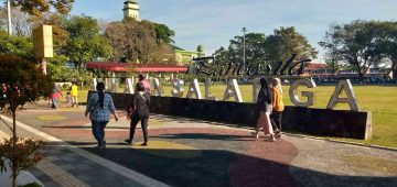 alun alun 62f06a42a51c6f48ed6a45d2