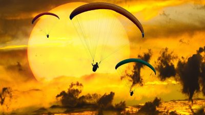 parachutes 2700972 1280 e1696838390353