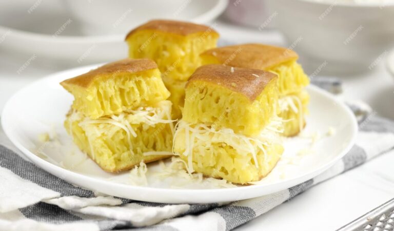 Resep Martabak Manis Teflon⁣, Dengan Topping Keju Parut!