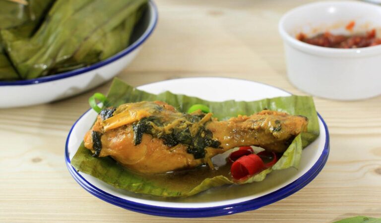 Resep Pepes Ayam Kemangi Sunda, Dengan Bumbu Sederhana!