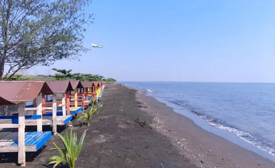 7 Wisata Pantai di Semarang, Eksotis dan Romantis! 5 Berlibur di Pantai Tirang