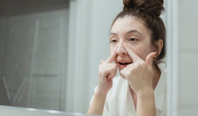 Kenali 5 Jenis First Cleanser dan Fungsinya untuk Wajah Kamu