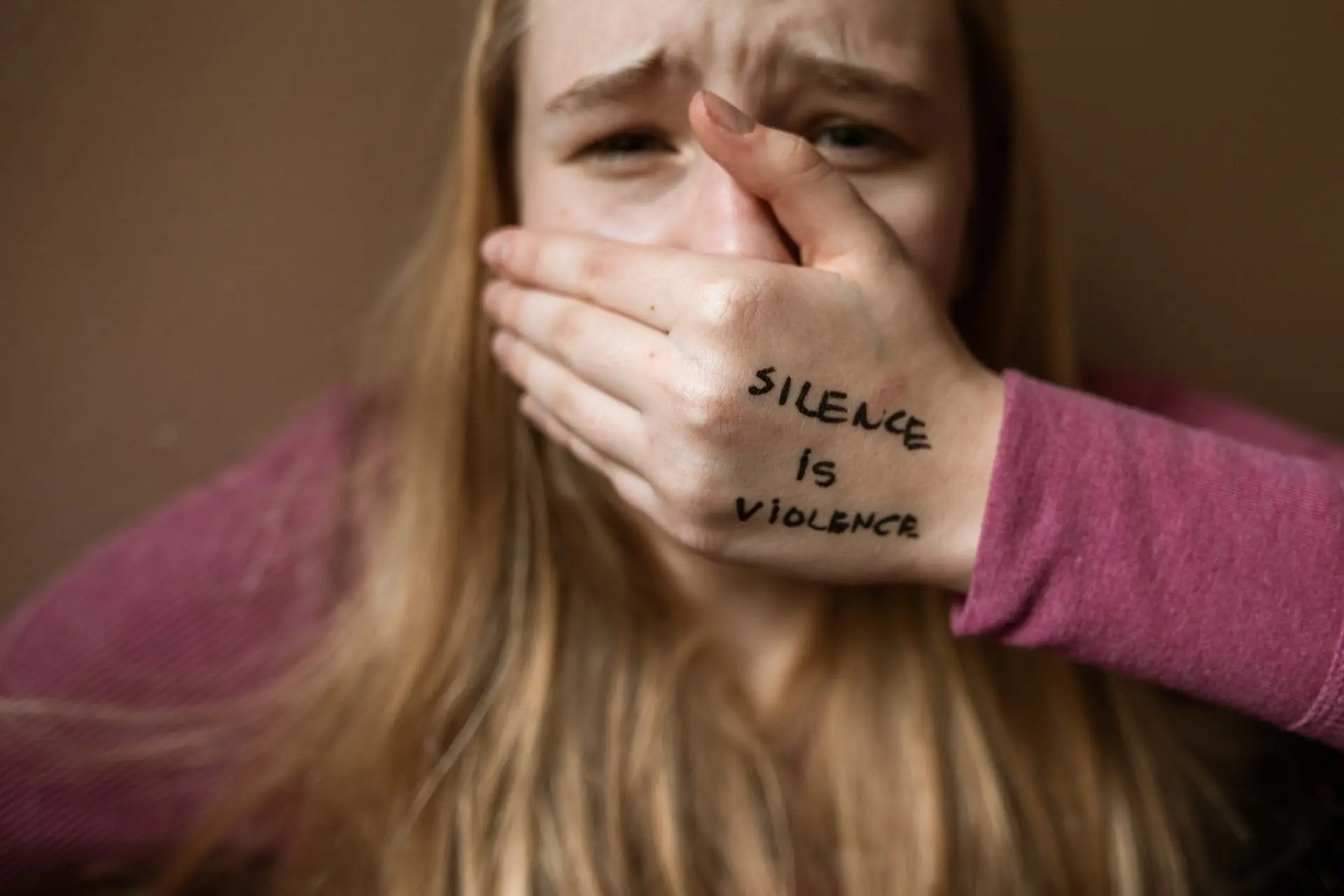 5 Cara Mengatasi Pasangan yang Verbal Abuse. Jangan Didiamkan! 2 pexels rdne stock project 6003787 1