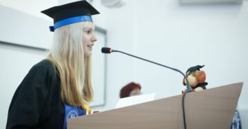 graduation 2038866 1280 e1707903490771