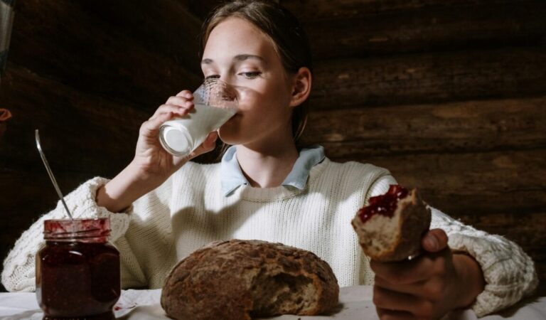 8 Stok Makanan Wajib Dimiliki Anak Kos Selama Puasa Ramadan