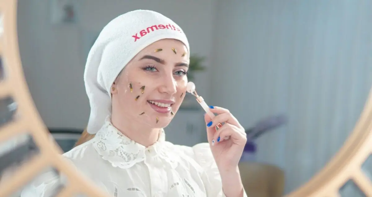 Glass Skin Goals: 6 Rahasia di Balik Kulit Sehalus Kaca yang Diidamkan 1 soheil kmp vdcrRSmHiuA unsplash 7 e1724147274969