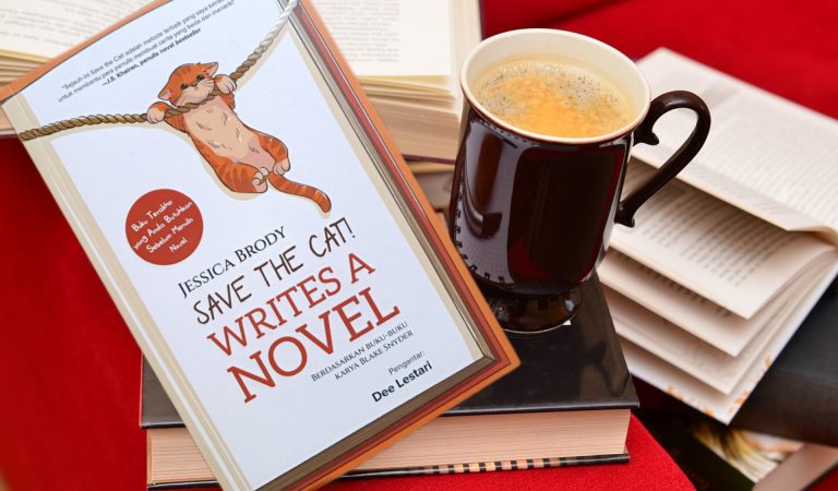 Mengenal Komponen Utama Save The Cat, Teknik Menulis Outline Novel Yang Dipakai Penulis Kelas Dunia!