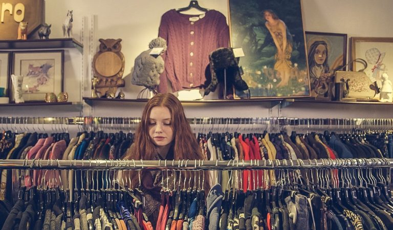 6 Cara Mengelola Doom Spending Untuk Kesehatan Mental dan Rekening