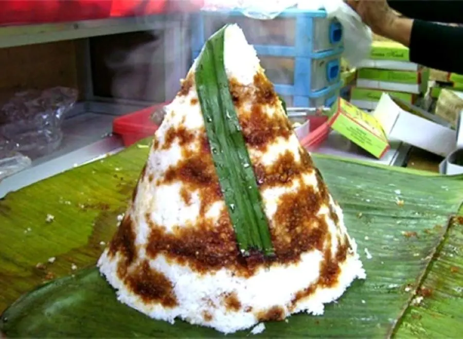 7 Makanan Tradisional Indonesia Manis Terlaris, Jajanan Pasar yang Bikin Nagih! 2 awug makanan khas garutjpg 20240314105707