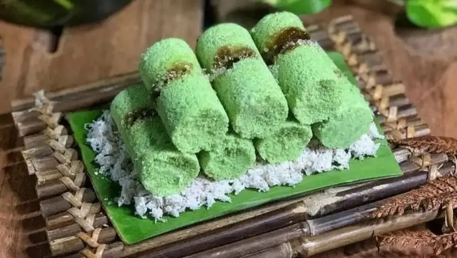 7 Makanan Tradisional Indonesia Manis Terlaris, Jajanan Pasar yang Bikin Nagih! 7 de4ooj24jn7p32r e1732589932473
