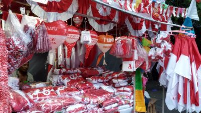 penjual bendera merah putih 169