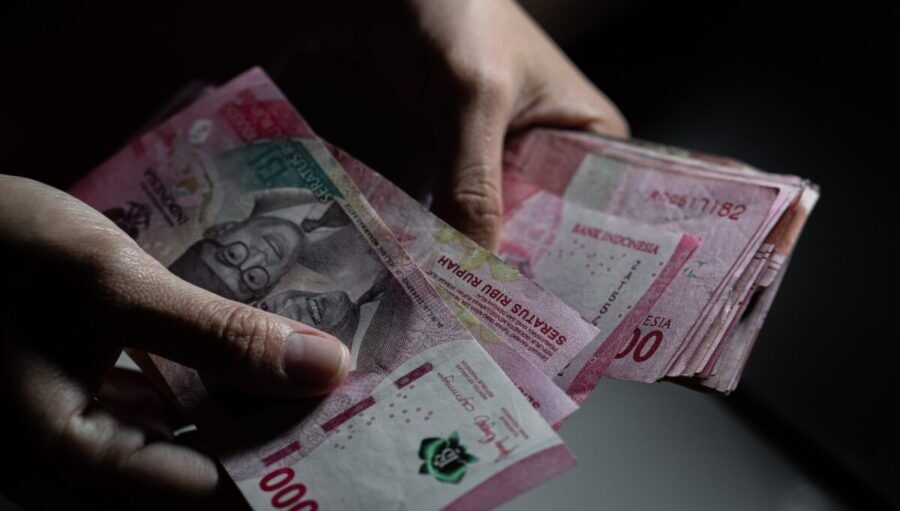 Bisnis Sedang Berada di Masa Sulit? Lakukan 7 Langkah ini Agar Kembali Aman 1 Ilustrasi bisnis e1757856443512