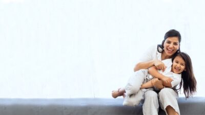 Ilustrasi ibu dan anak