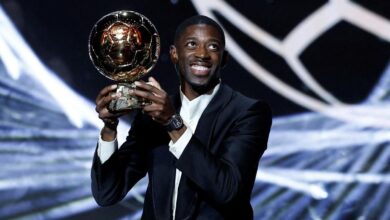 Ousmane Dembele ketika mendapatkan Ballon dOr 2025