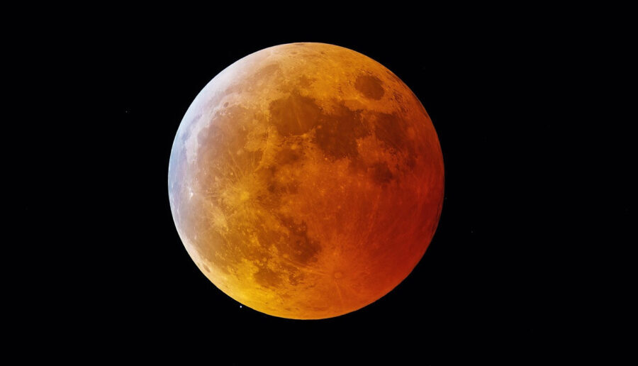 Saat Fase Bulan Purnama, Mengenal Proses Terjadinya dan Jenis Gerhana Bulan 1 moon 7591194 1280 e1767758008969