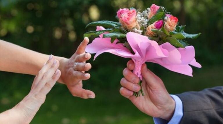 Ilustrasi cinta bertepuk sebelah tangan e1777037768549