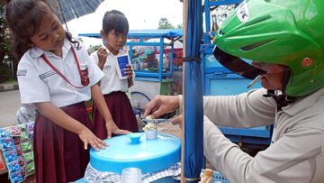 5 Alasan Kenapa Orang Tua Tidak Memberikan Uang Jajan Berlebih Kepada Anak Ketika Sekolah 3 Jajan di sekolah e1775828721979