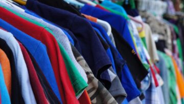 meandcolors clothes 5371410 1280 e1778205601963