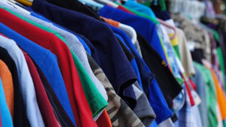 meandcolors clothes 5371410 1280 e1778205601963