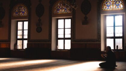 MASJID NUSANTARA Adab adab Ketika Berada di Masjid PEXELS e1784989739975